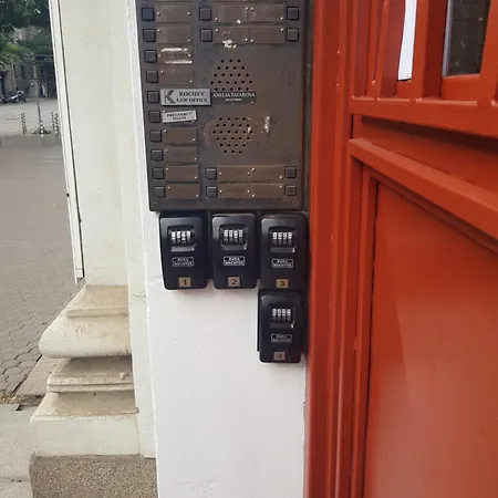 Presidency House Self Check-in Apartment